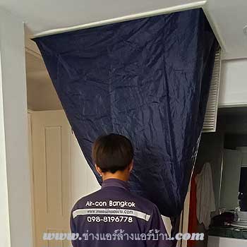 ล้างแอร์ แอร์ฝังฝ้า แบบซ่อนในฝ้า ต่อท่อลม (Concealed Duct Type) เป็นระบบปรับอากาศที่ซ่อนตัวเครื่องและท่อลมไว้เหนือฝ้าเพดาน ส่งลมเย็นผ่านหน้ากาก (Grille) ทำให้ห้องเรียบหรู ทันสมัย เหมาะสำหรับห้องที่ต้องการความสวยงาม เช่น คอนโด บ้านที่ตกแต่งสไตล์โมเดิร์น โรงแรม ออฟฟิศ หรือห้องโถงกว้าง - ช่างแอร์ ล้างแอร์บ้าน : Air-con Bangkok - ช่างแอร์ ล้างแอร์บ้าน : Air-con Bangkok - ช่างแอร์ ล้างแอร์บ้าน : Air-con Bangkok- ล้างแอร์ เทอดไท ตลาดพลู ซ่อมแอร์ ช่างแอร์ ล้างแอร์บ้าน ใกล้ฉัน - Air Conditioning Service Therdthai Talad plu Bangkok - Air conditioner technician make appointment in Bangkok