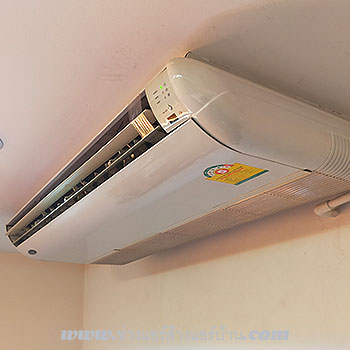ล้างแอร์แขวน Ceiling Type โดยช่างแอร์ ล้างแอร์แขวน ช่วยประหยัดไฟ ลดกลิ่นอับ ยืดอายุการใช้งาน ในราคาคุ้มค่า -  ช่างแอร์ ล้างแอร์บ้าน : Air-con Bangkok- ล้างแอร์ เทอดไท ตลาดพลู ซ่อมแอร์ ช่างแอร์ ล้างแอร์บ้าน ใกล้ฉัน - Air Conditioning Service Therdthai Talad plu Bangkok - Air conditioner technician make appointment in Bangkok